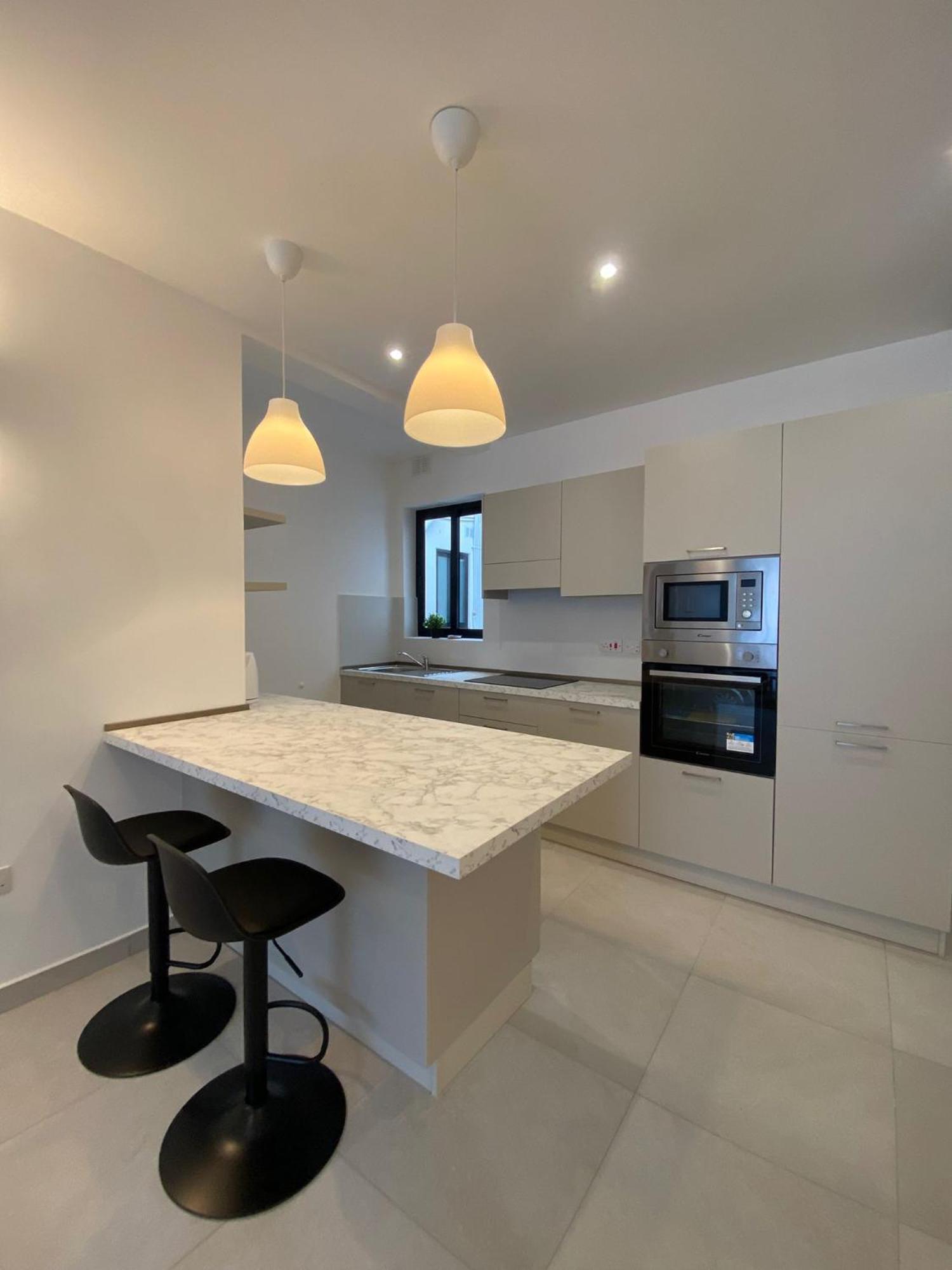 Swieqi Malaika New 3 *